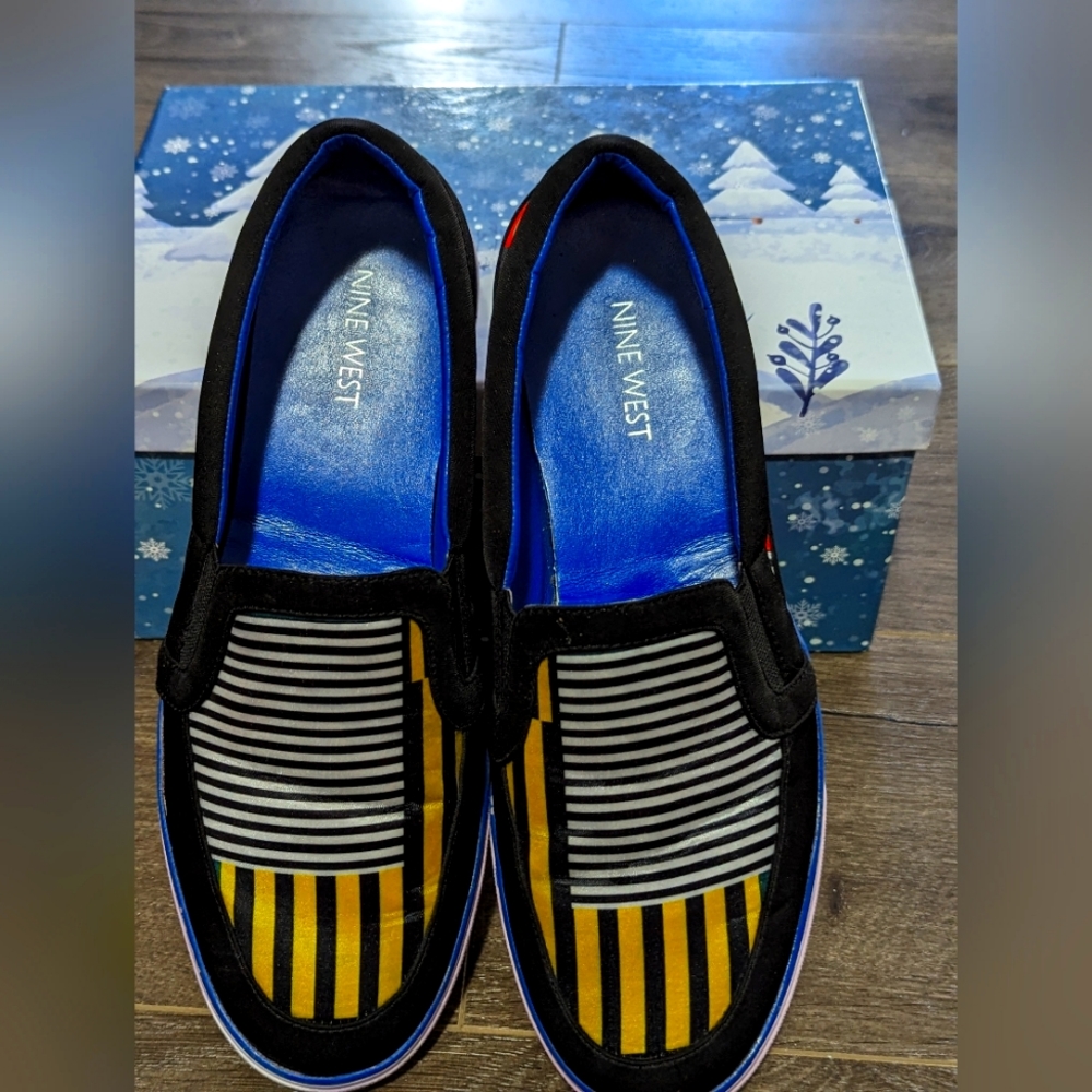 - - Nine West Slip on shoes . Size 9 women. Color blocking.
